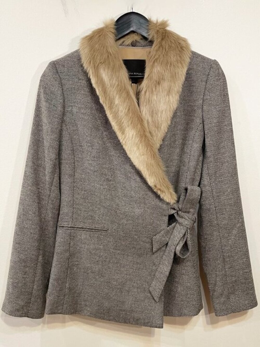 New BR Wool Blend Faux Fur Trim Herringbone Wrap Blazer Gray Beige 6